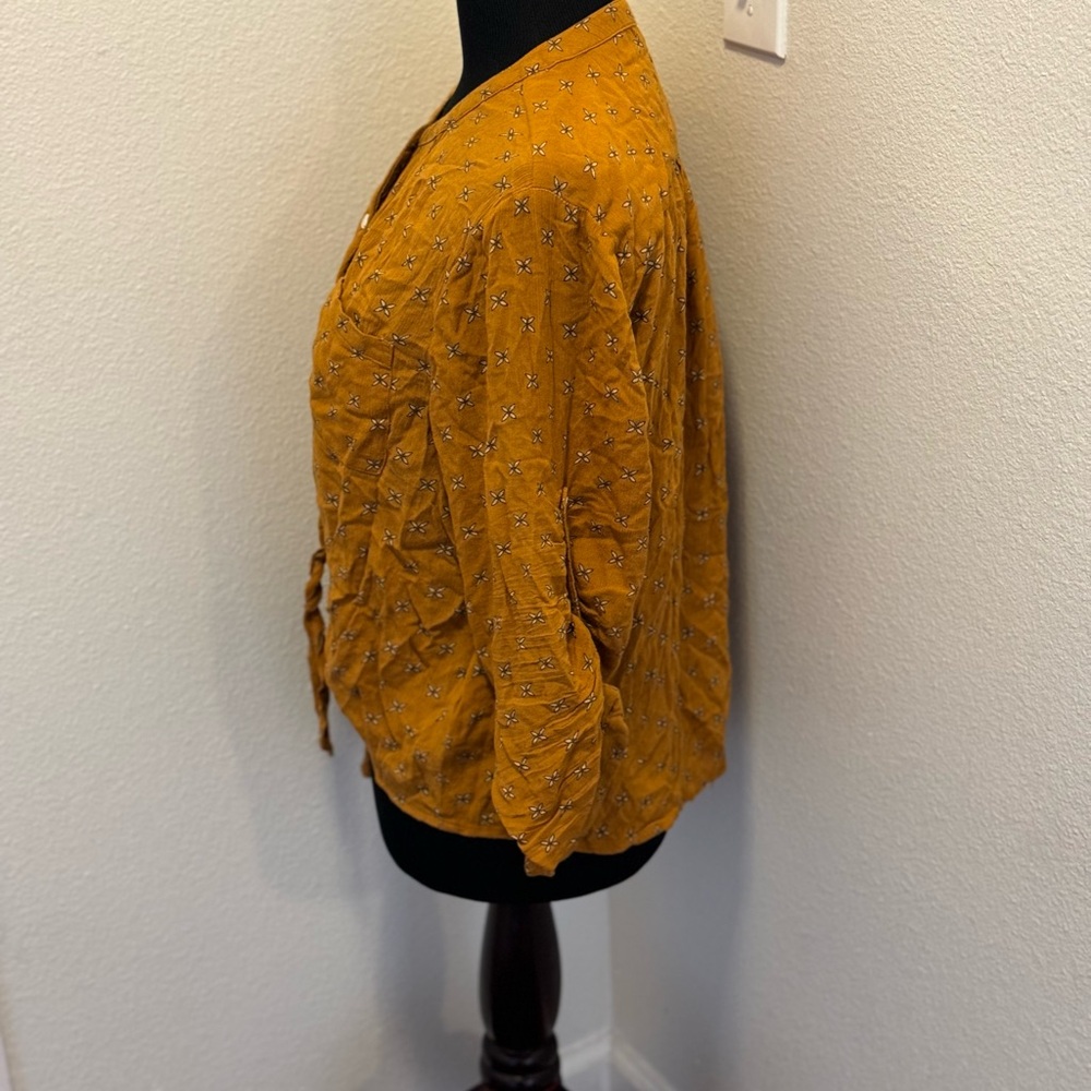 2 FOR $20 Harper Mustard Tie Front Blouse Top Size M Medium - Picture 4 of 9